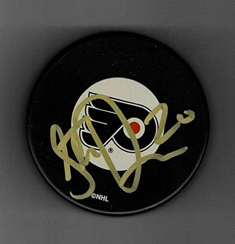 Steve Downie, Philadelphia Flyers Puck'ı İmzaladı Altın İmzalı NHL Disklerinde İmzalandı