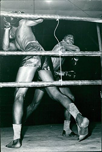 Bir boks maçı sırasında Kickboksçuların vintage fotoğrafı.